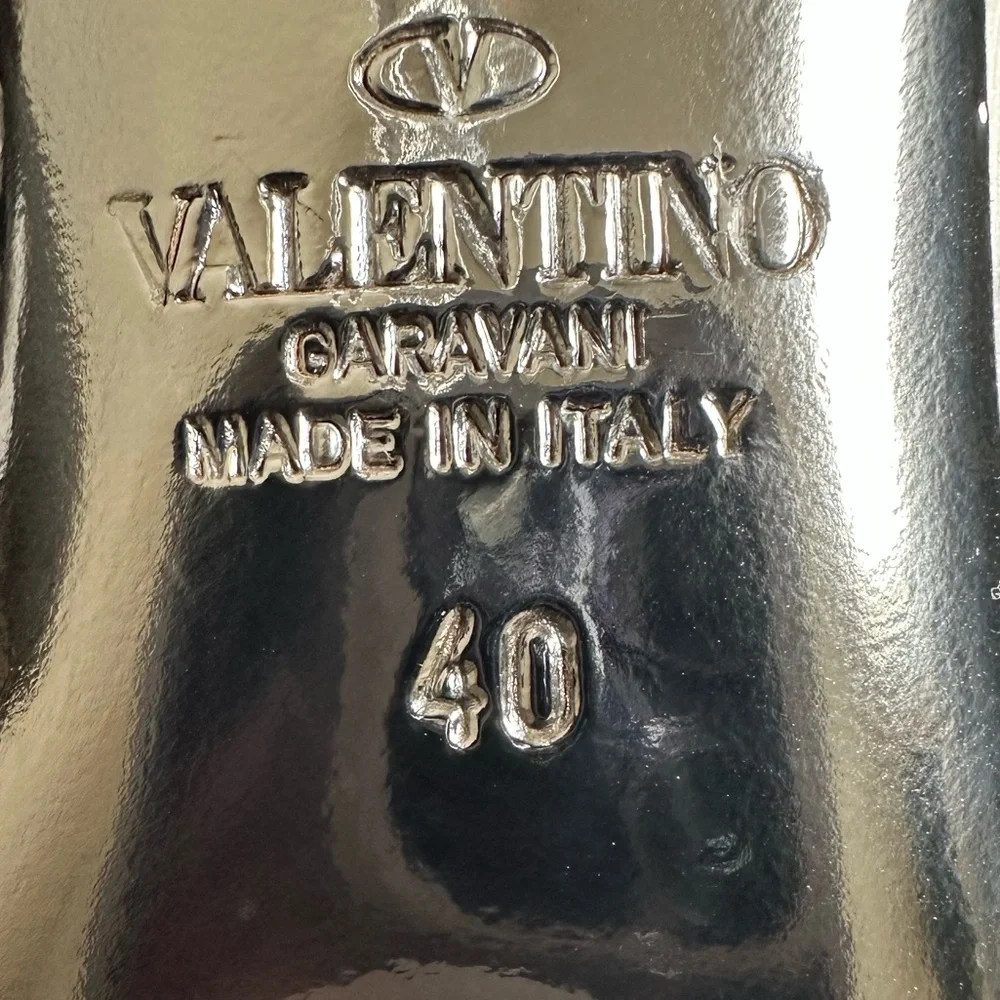 VALENTINO GARAVANI
Rockstud Embellished Stiletto PVC Pumps Size 40 - Picture 9 of 10